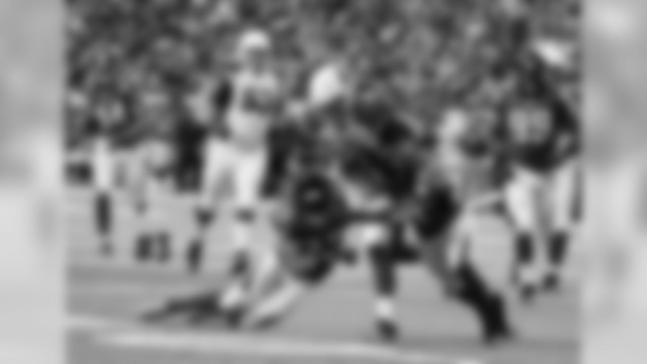 RB David Johnson pulls forward for some extra yards