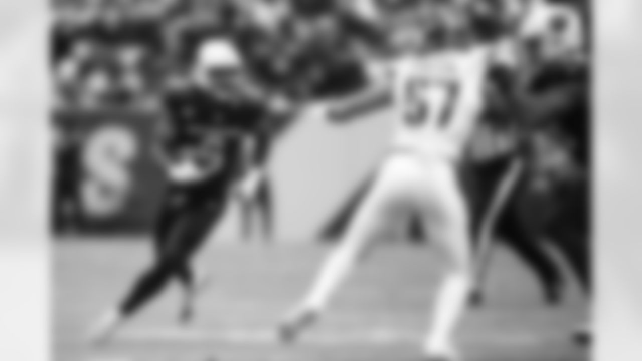 Arizona Cardinals running back James Conner (6) during the Week 1 regular season game between the Arizona Cardinals and the Washington Commanders on Sunday, Sep 10, 2023 in Landover, MD.