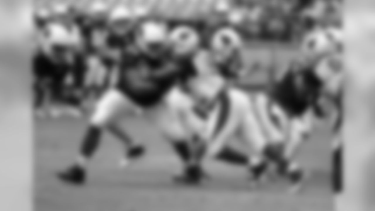 T Bobby Massie (70) vs DE Frostee Rucker