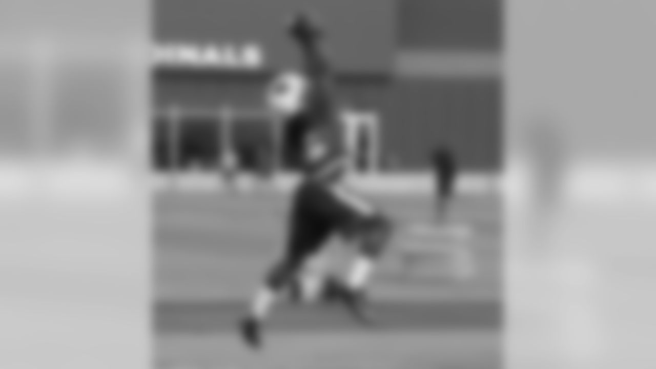 CB C.J. Roberts