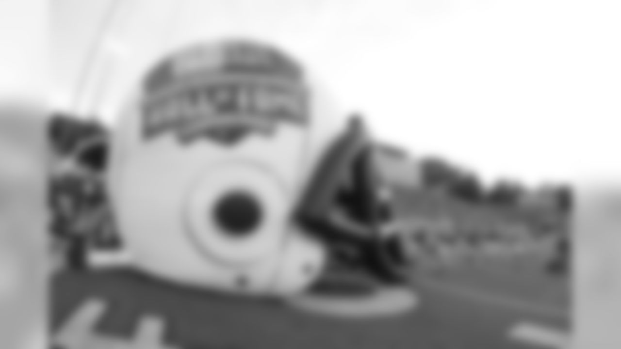 Hall of Fame inflatable helmet