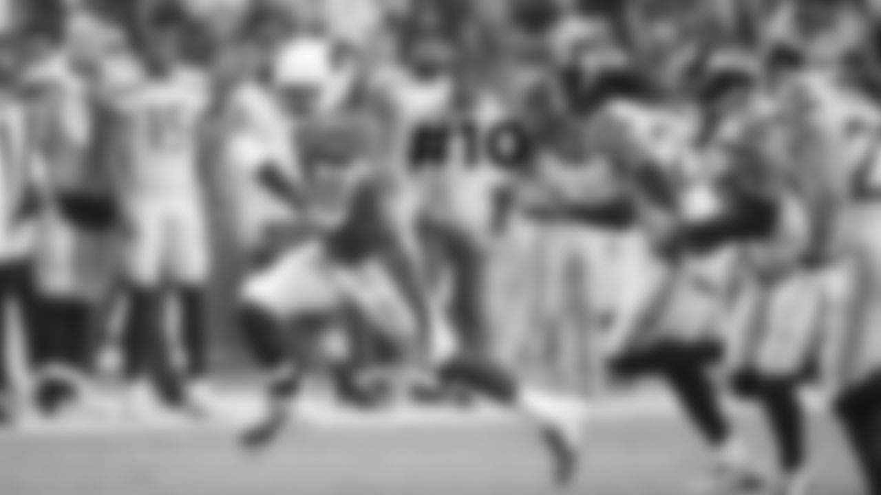 10. RB David Johnson finds running room as three Seahawks give chase