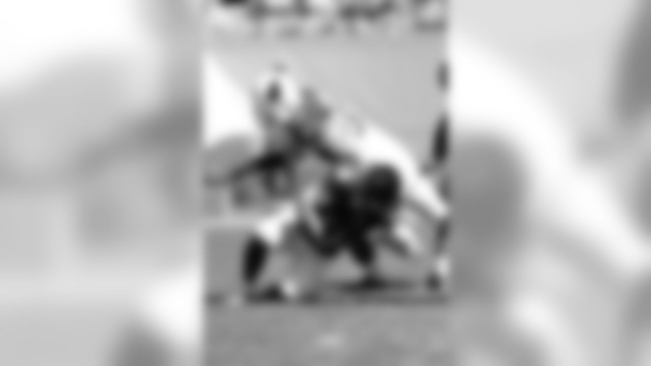 DE Josh Mauro: Four tackles, sack, pass defensed