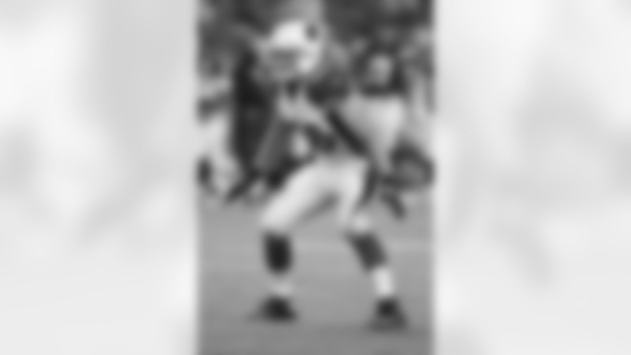 LB Glenn Carson