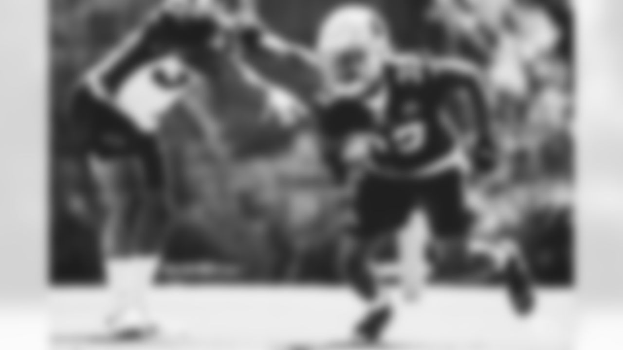 WR Darece Roberson