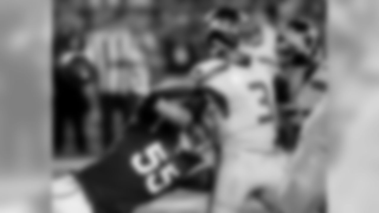 LB Chandler Jones disrupts the pass from Seahawks QB Russell Wilson
