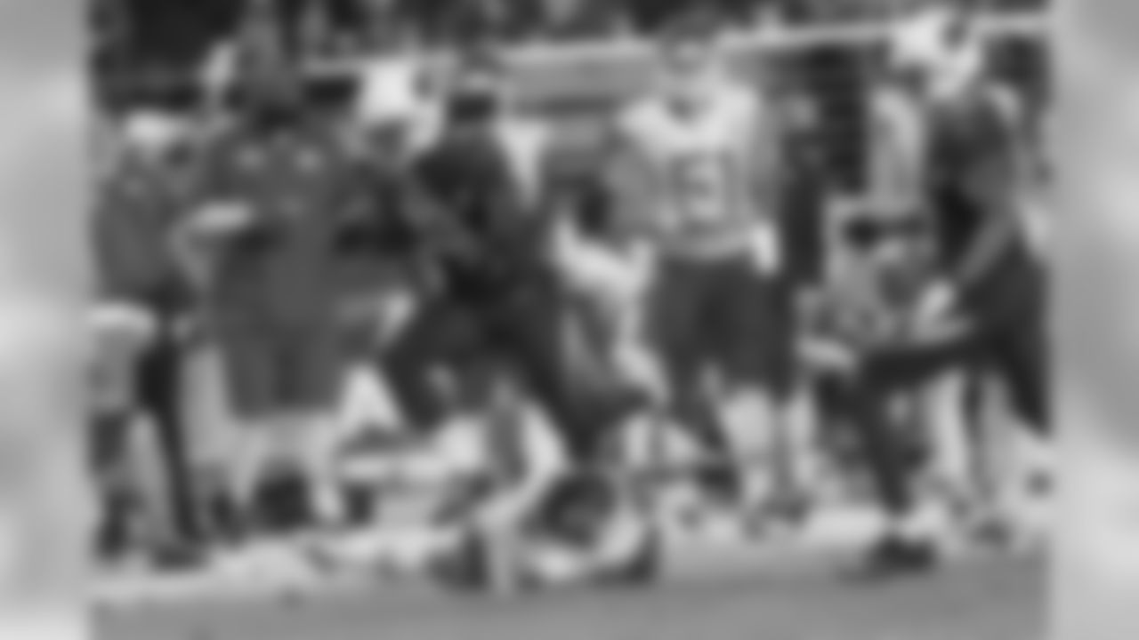RB Robert Hughes against the Chiefs
