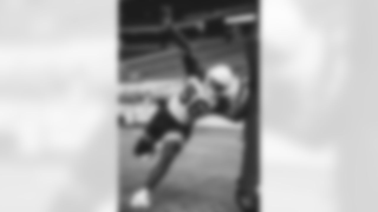 LB Reggie Walker