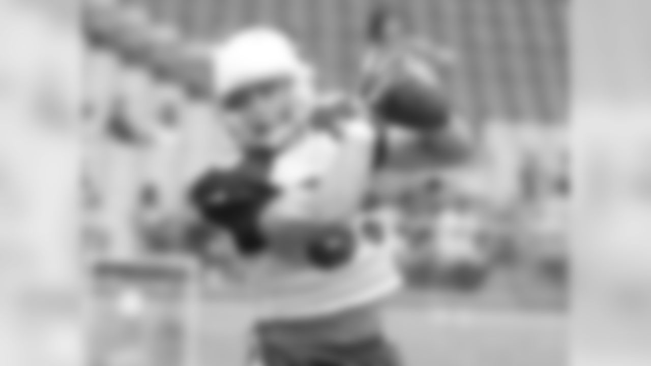 TE John Carlson