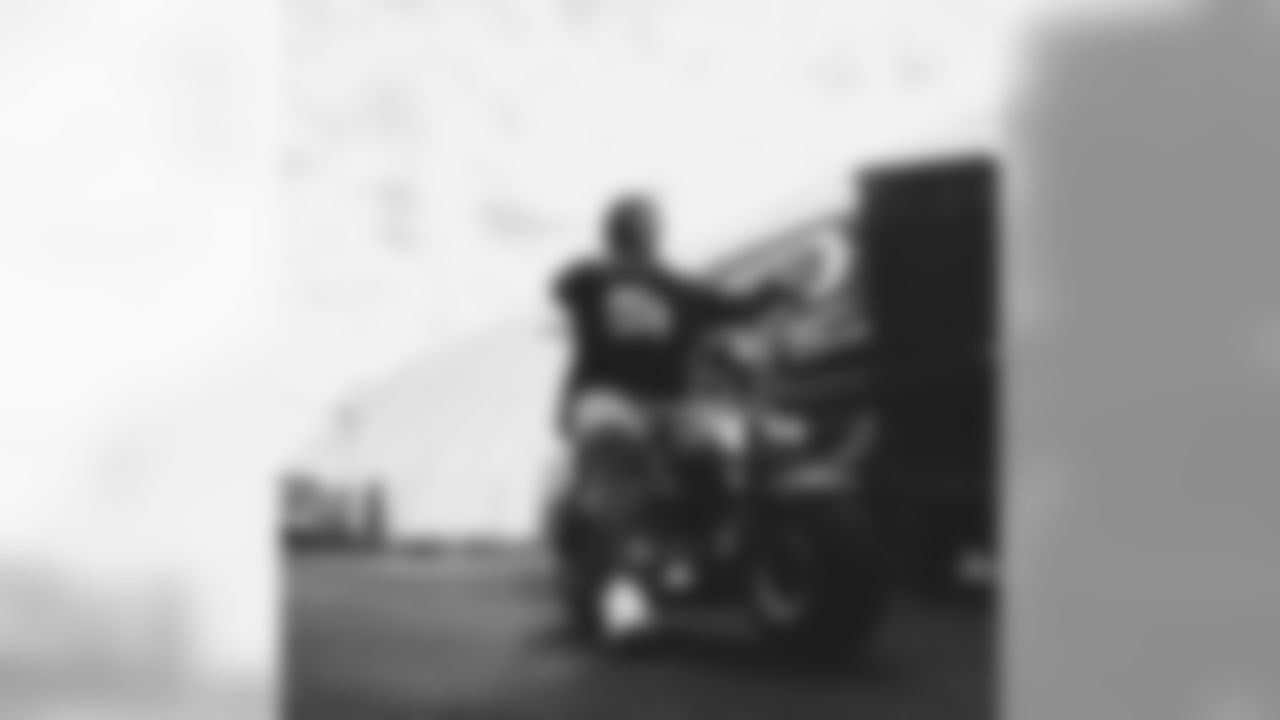 Cardinals quarterback Kyler Murray gifted his linemen Phat Scooters for Christmas