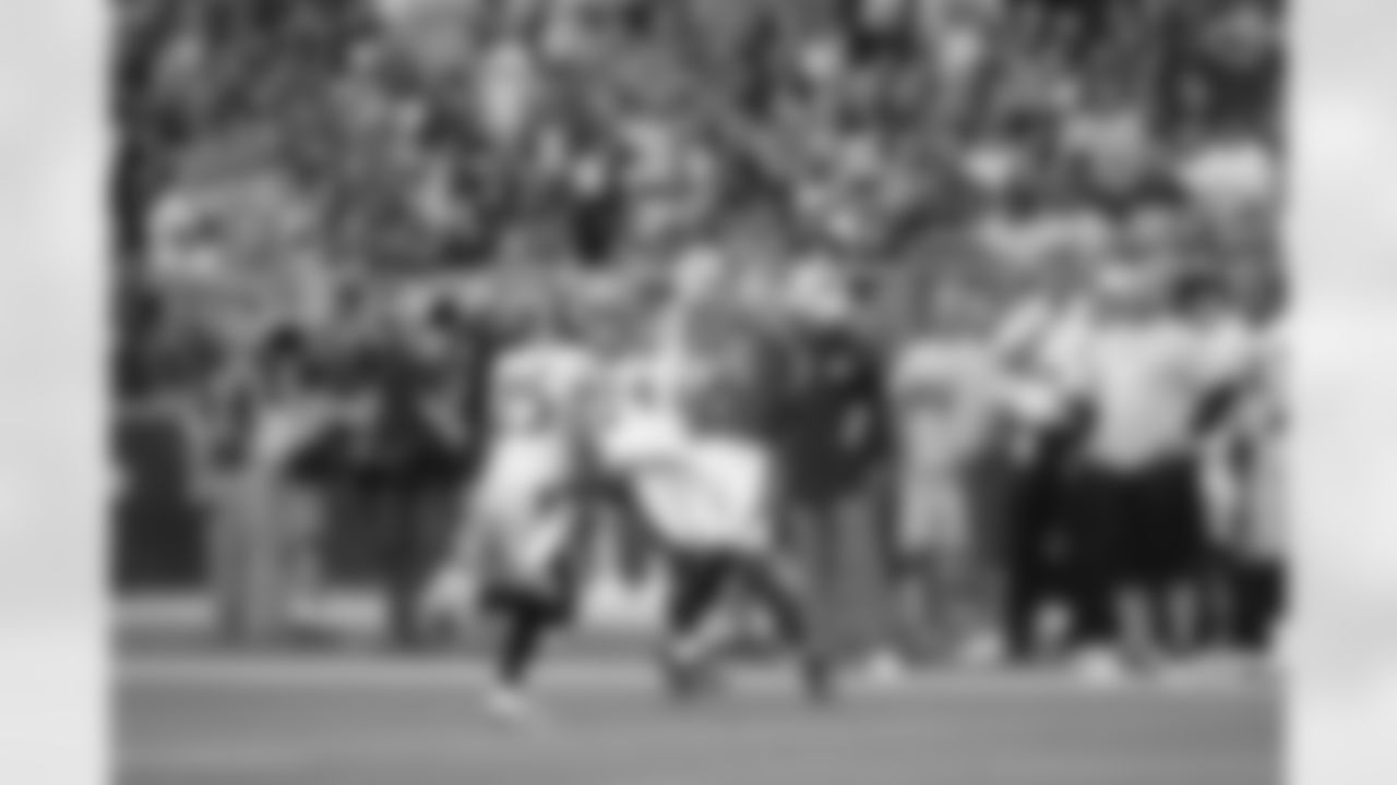 Fitz comes down with the amazing grab