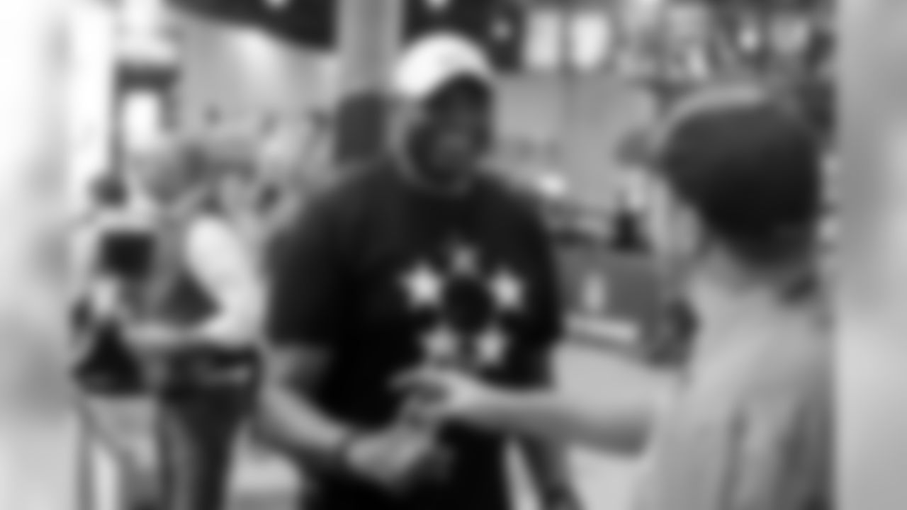 Former Chiefs DE Neil Smith