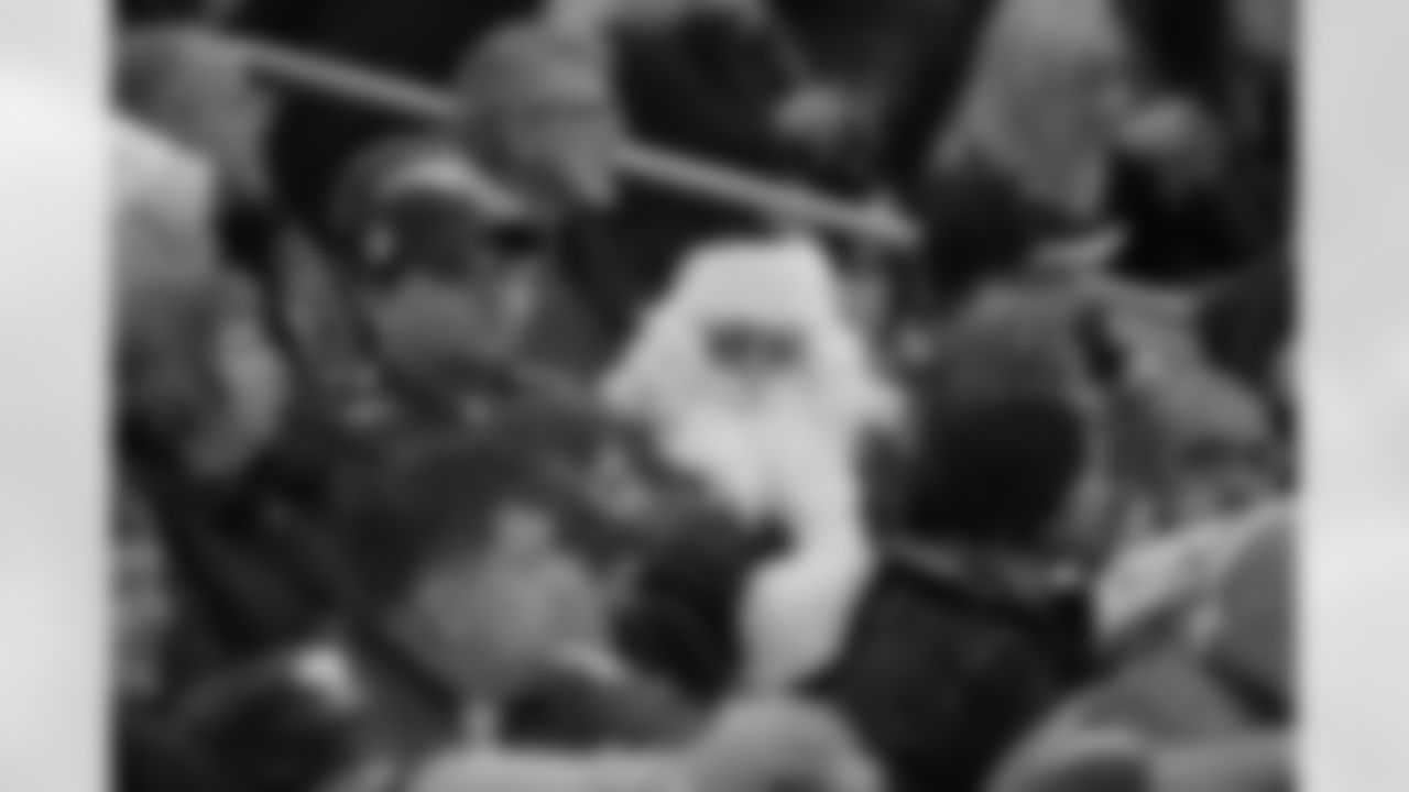 Santa Claus is a Cardinals fan