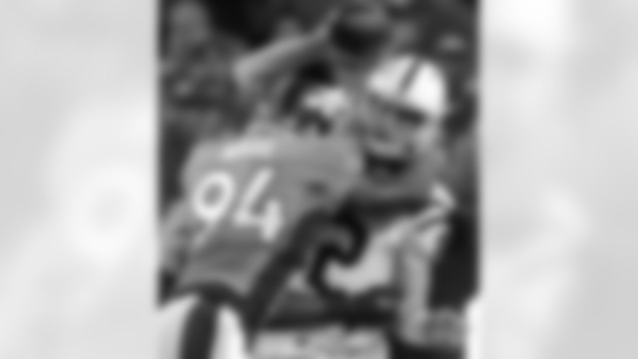 DE DeMarcus Ware