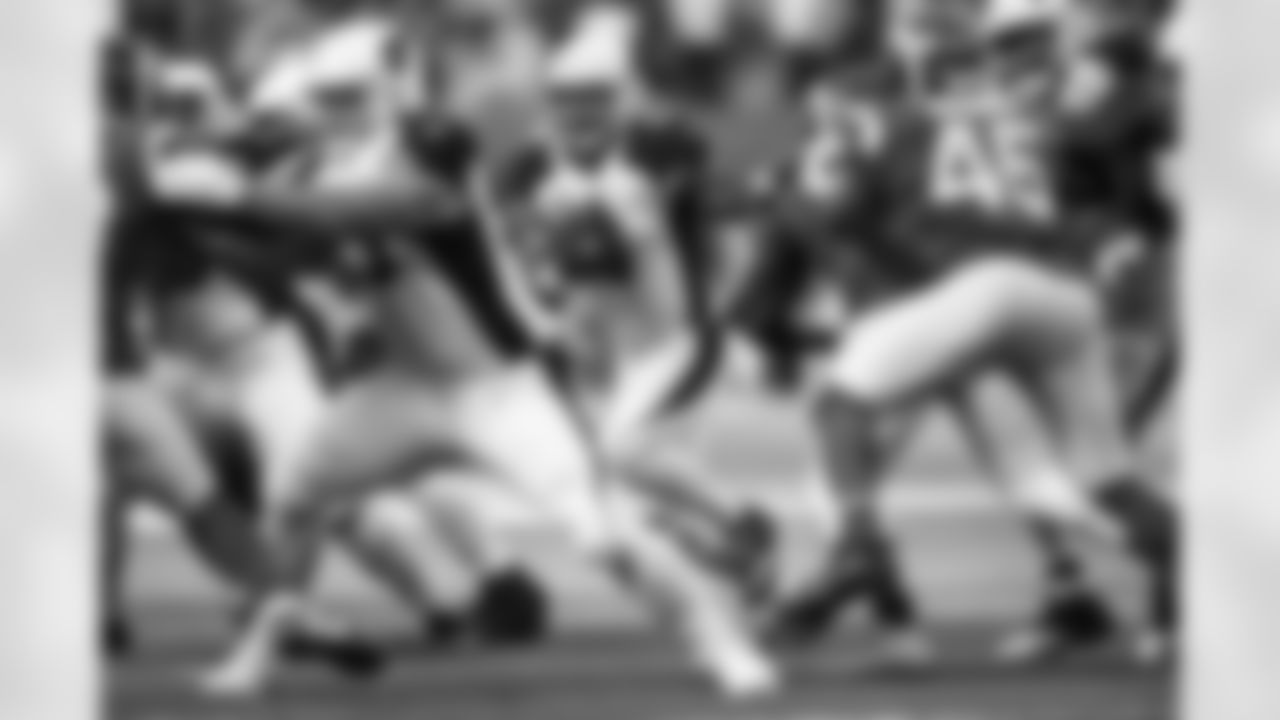 Arizona Cardinals running back James Conner (6) during the 2022 regular season game between the Arizona Cardinals and the Minnesota Vikings on Sunday, Oct. 30, 2022 in Minneapolis, MN.