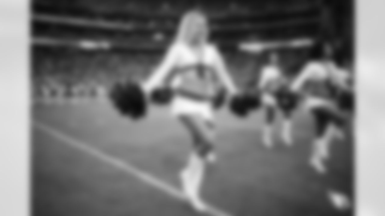Arizona Cardinals Cheerleaders during the 2022 regular season game between the Arizona Cardinals and the Los Angeles Rams on Sunday, Sept. 25, 2022 in Glendale, AZ.