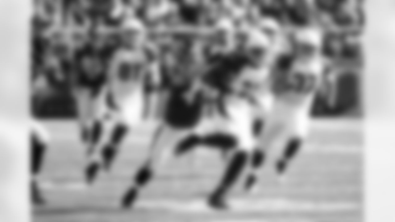 Peterson breaks free for his 2nd punt return TD of 2011 vs BAL