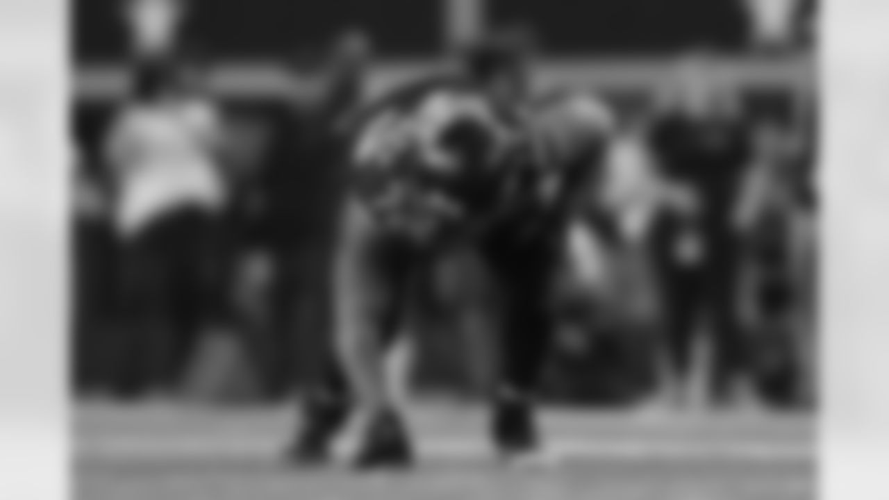 DE Michael Bennett