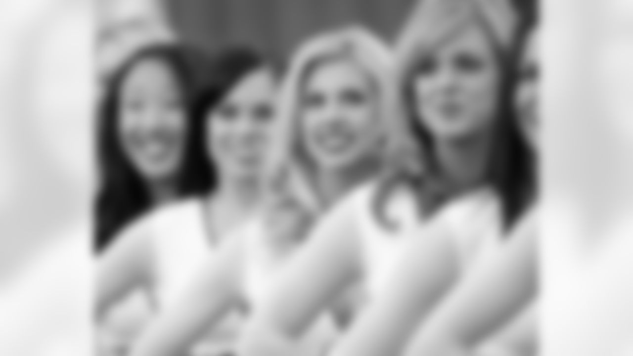 2007 Cardinals Cheerleaders at Games