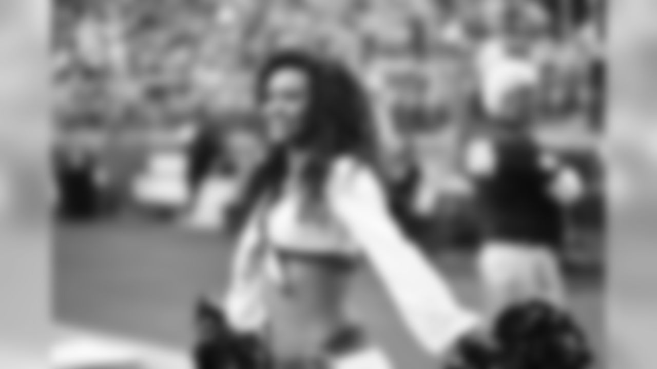 Images of the Cardinals cheerleaders during the Week 4 contest at State Farm Stadium
