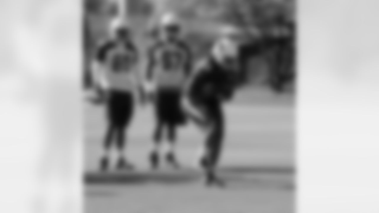 DT Xavier Williams makes the catch