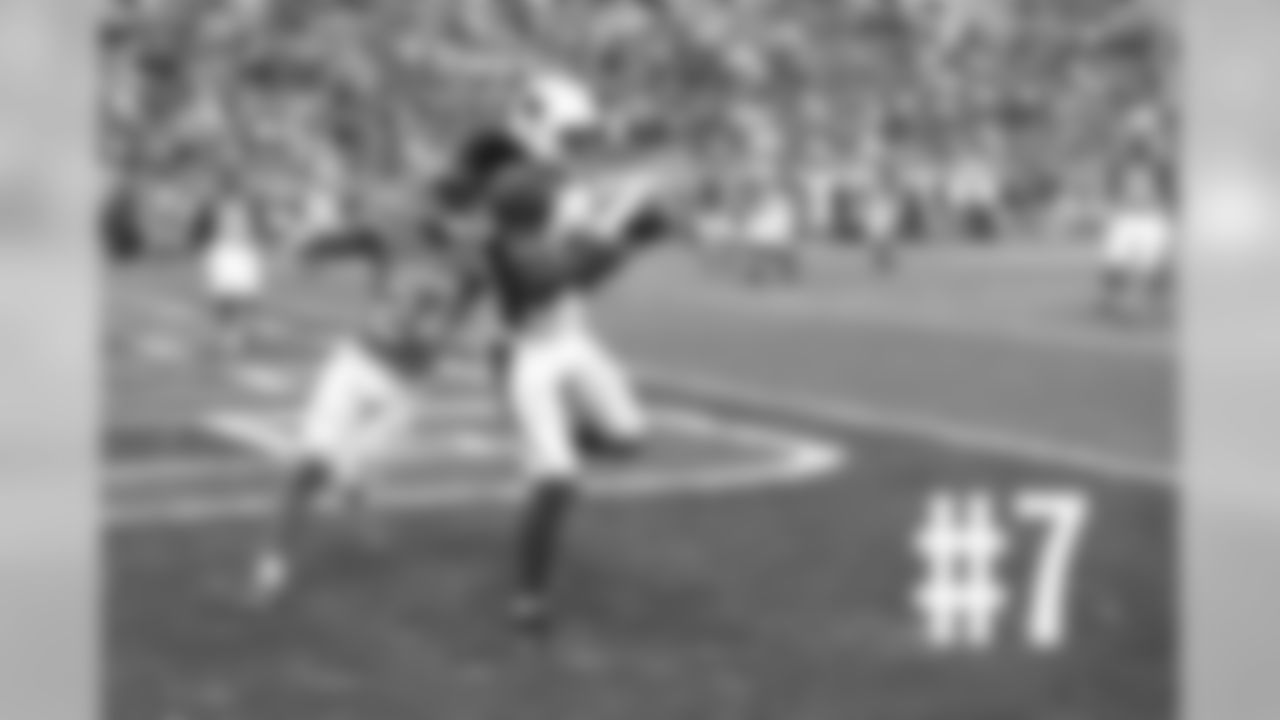 WR Larry Fitzgerald catches a touchdown pass
