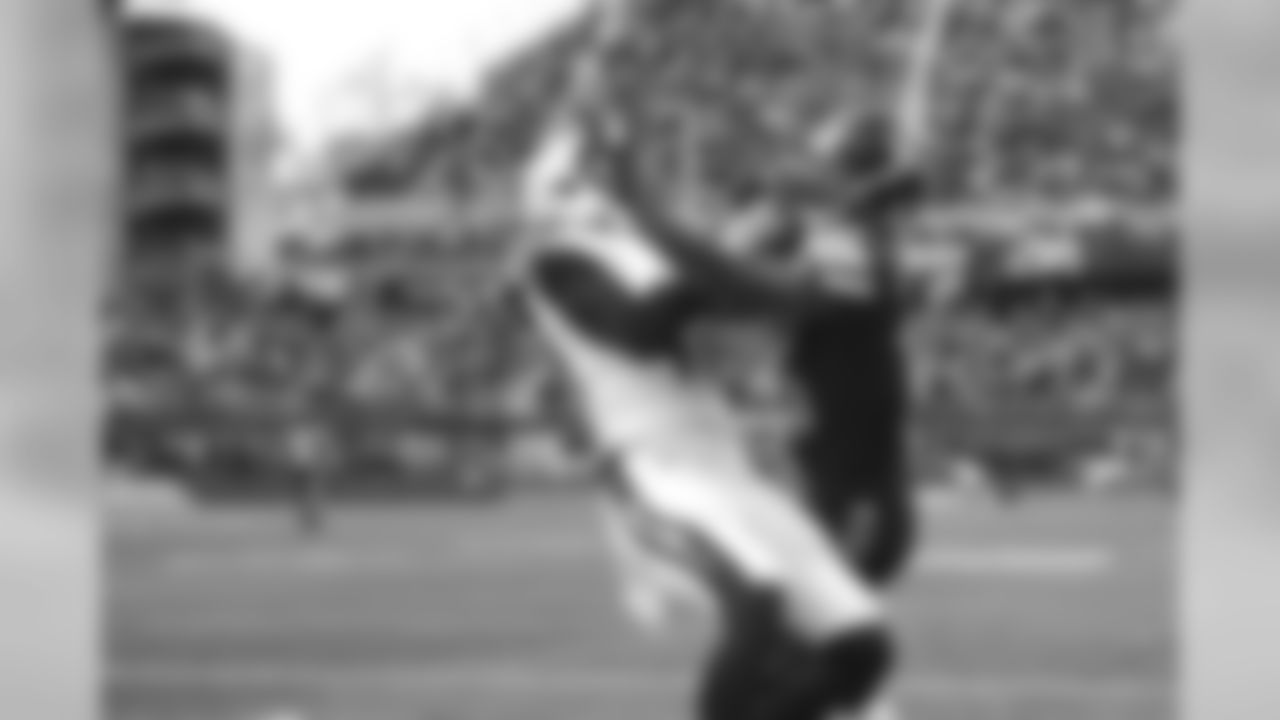 Los Angeles Chargers cornerback Michael Davis
