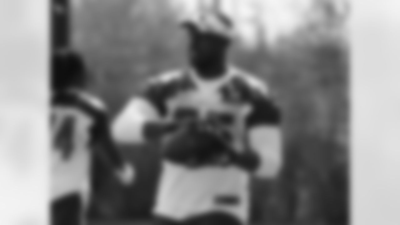 LB Chandler Jones