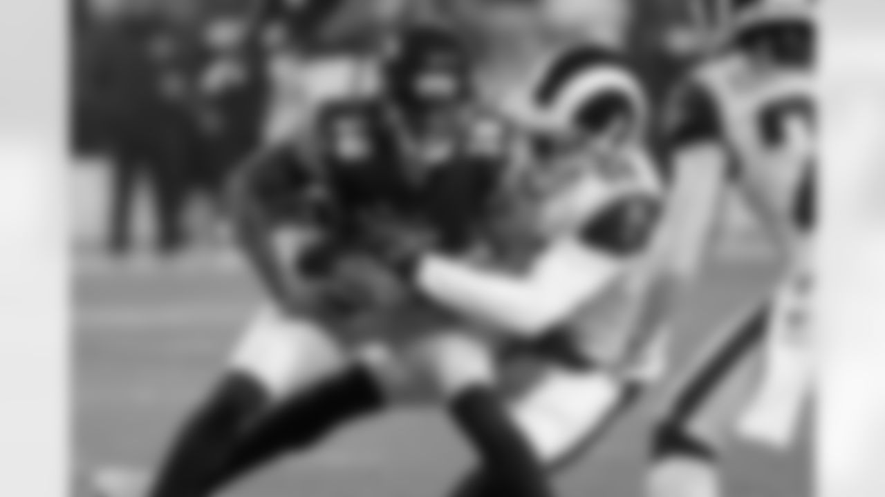 Linebacker Cory Littleton
