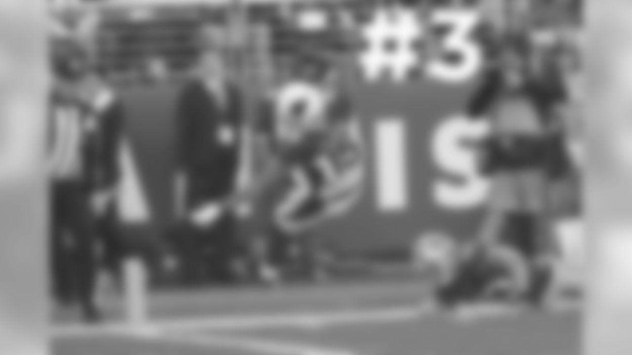WR Michael Floyd sneaks inside the pylon for his second touchdown