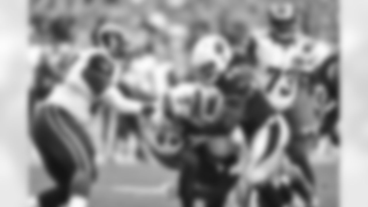 LB Markus Golden wraps up Rams QB Nick Foles