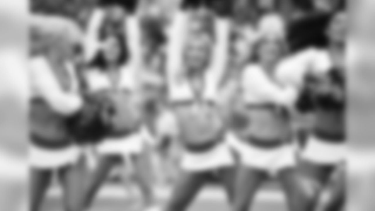 Images of the Cardinals cheerleaders during the Week 4 contest at State Farm Stadium