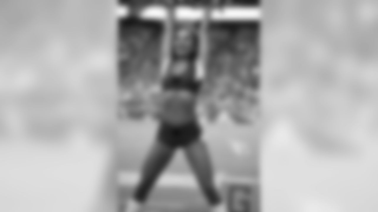 Images of the Cardinals cheerleaders during the Week 4 contest at State Farm Stadium