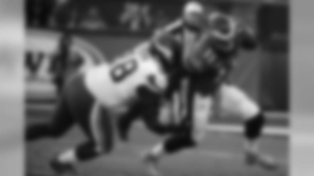 Defensive tackle Linval Joseph