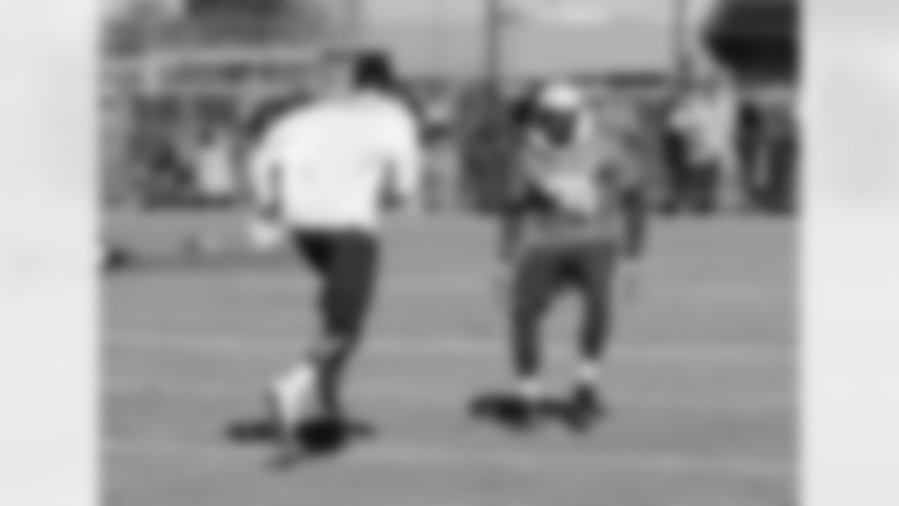 CB Antonio Cromartie covers Bengals WR A.J. Green