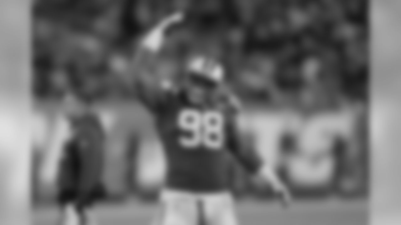 Defensive tackle Mike Pennel