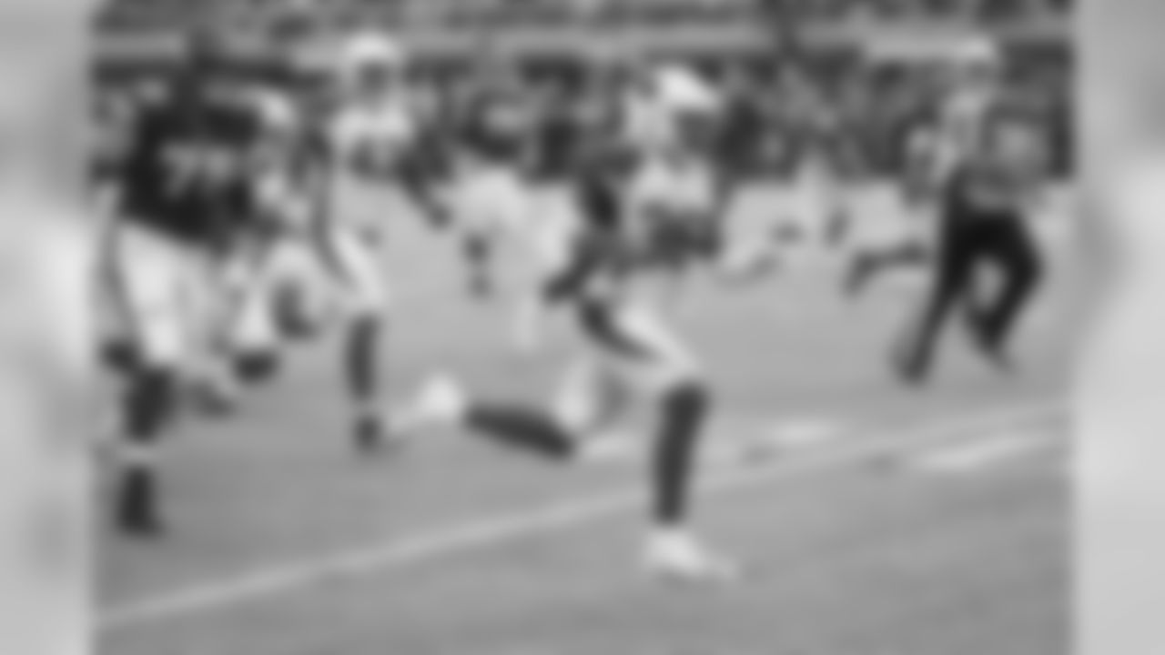 Cardinals S Budda Baker recovers a fumble for a touchdown