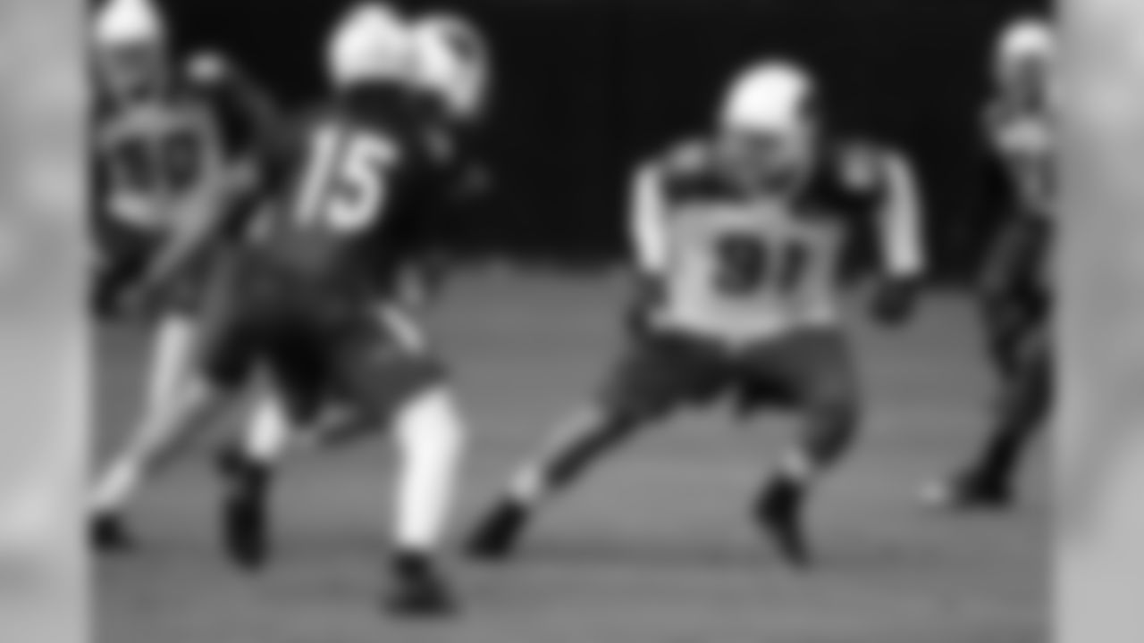 LB Matt Shaughnessy (91) playing defense