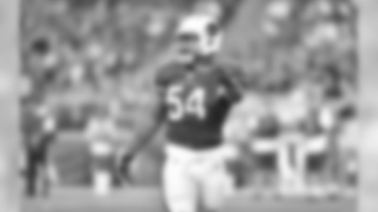 LB Kenny Demens