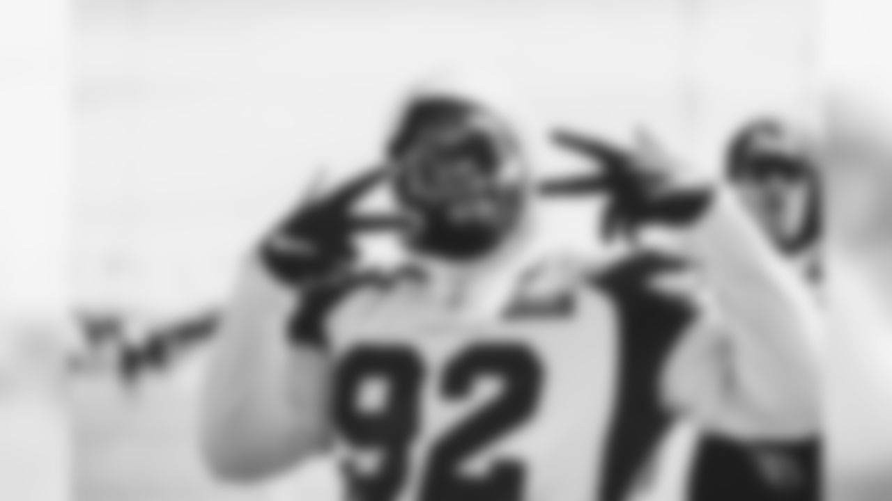 DT Zach Kerr
