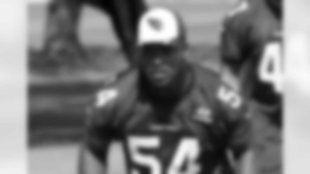 LB Kenny Demens