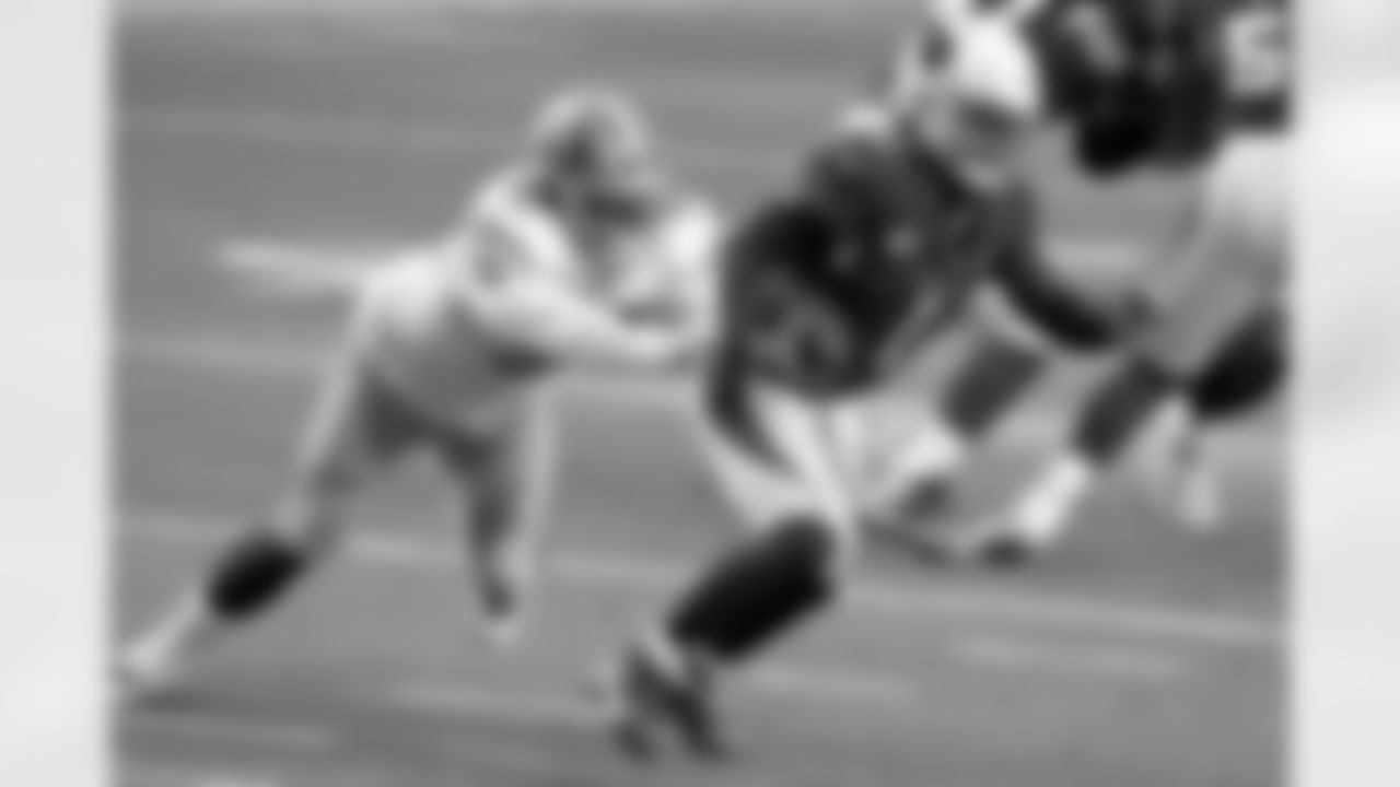 OLB Kerry Hyder