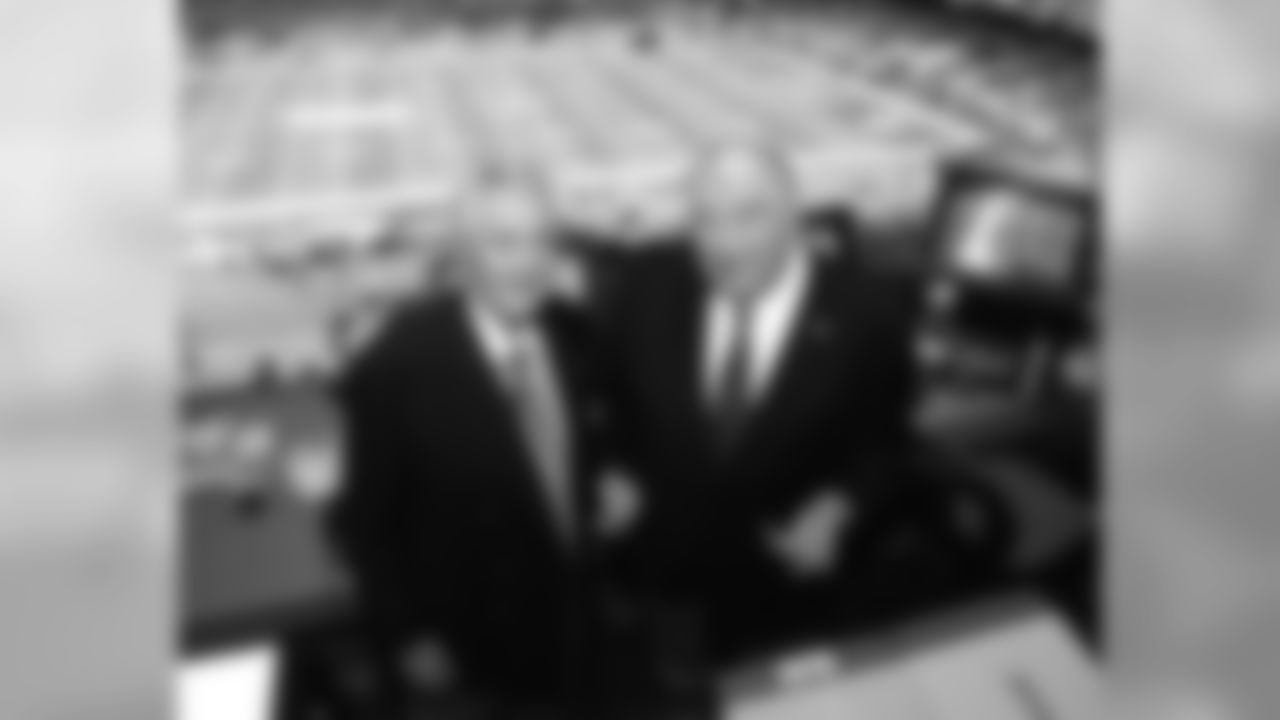 Former Cardinals kicker Pat Summerall in the booth with John Madden in 2002.
