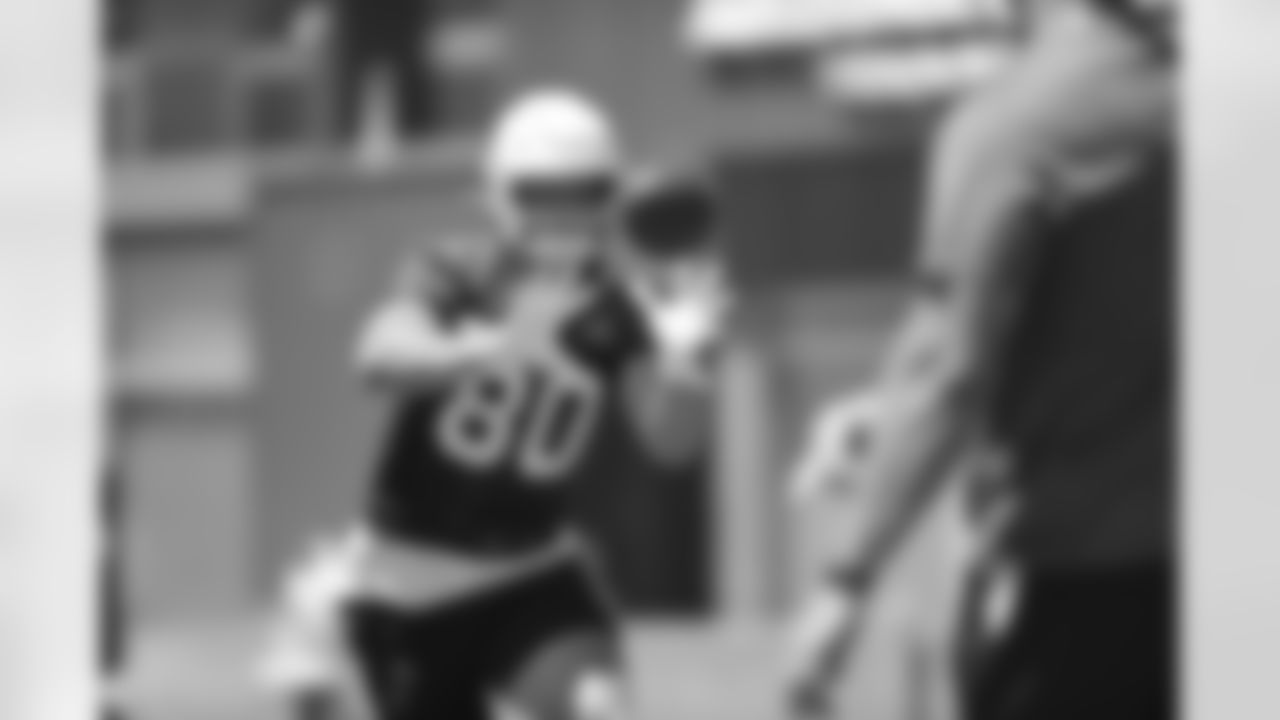 Arizona Cardinals tight end Bernhard Seikovits (80) practices during Week 1 of the OTA offseason program on Tuesday, May 24, 2022 in Tempe, AZ.