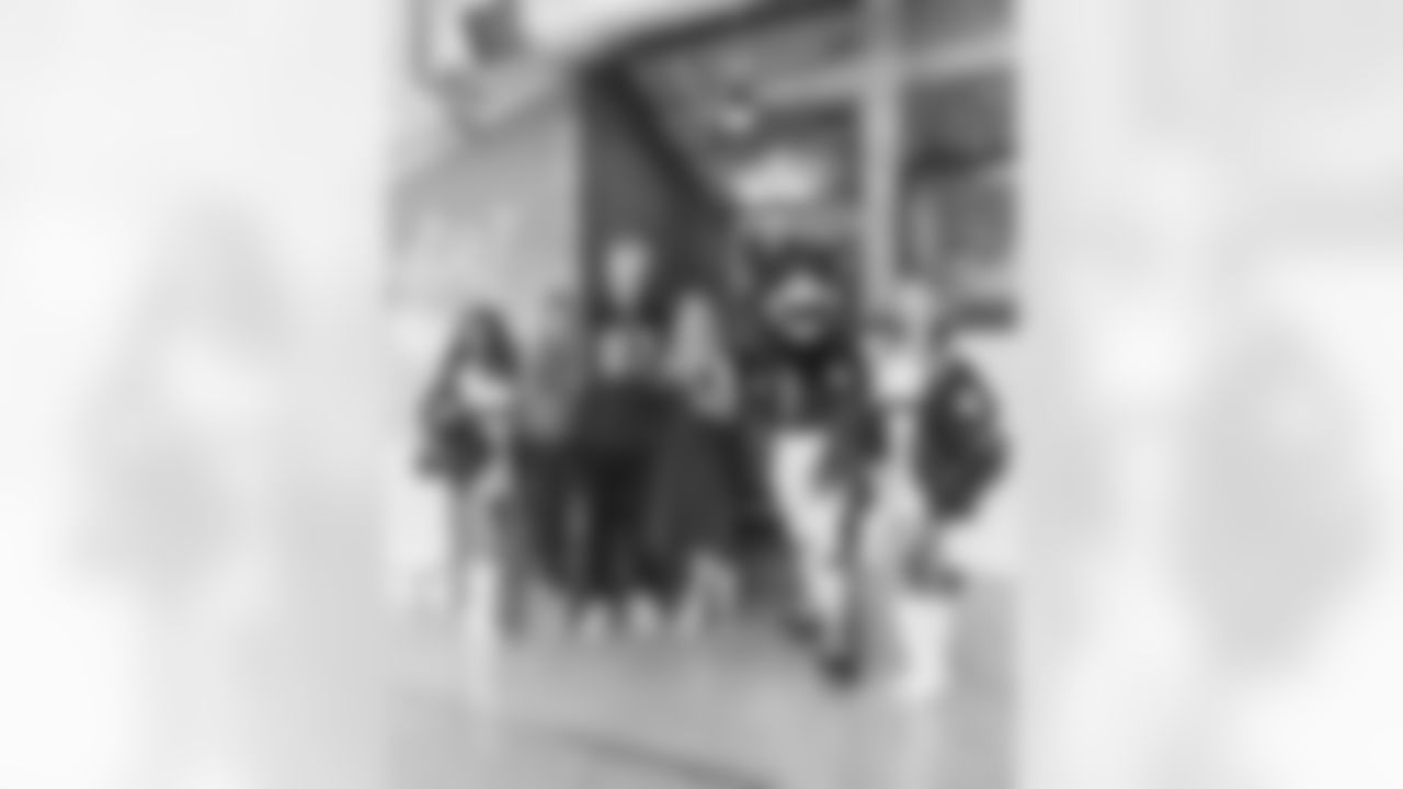 Cardinals_Maxx-Williams_James-Agency_03.28.22-14