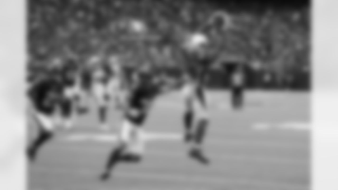 TE Ricky Seals-Jones