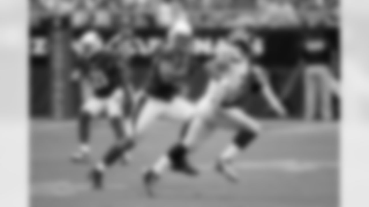 Russell Wilson 9/16/12 - 8 rushes, 20 yds