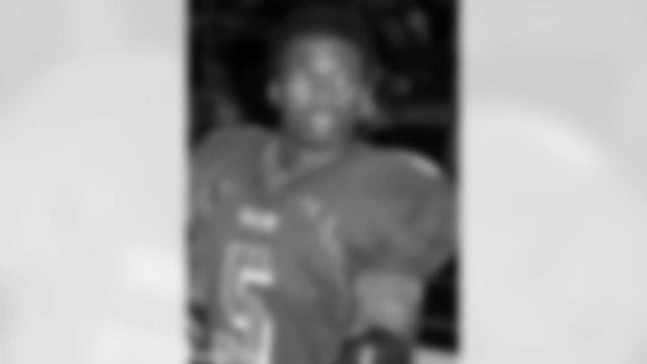 CB Brandon Williams: Five stars