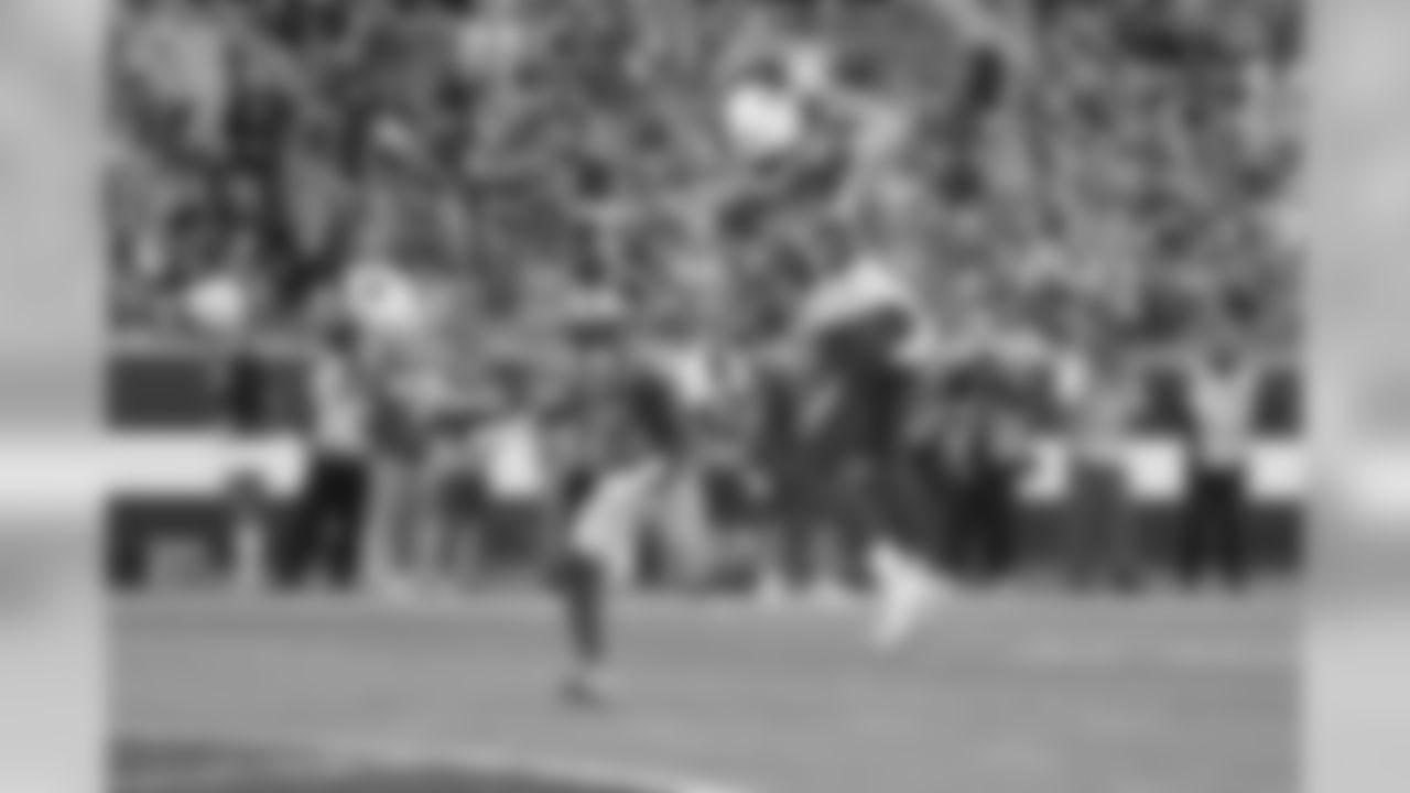 TE Dan Arnold with a receiving touchdown in the first quarter.