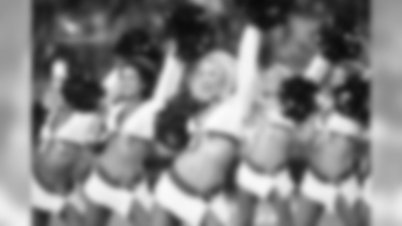 CheerBroncos26